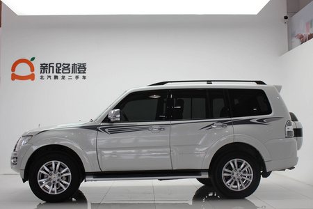 东营二手三菱帕杰罗 2018款 帕杰罗97 GLS3.8L 五门中东版 天窗自动